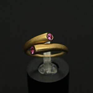 Carelle Whirl Single Pink Sapphire Ring